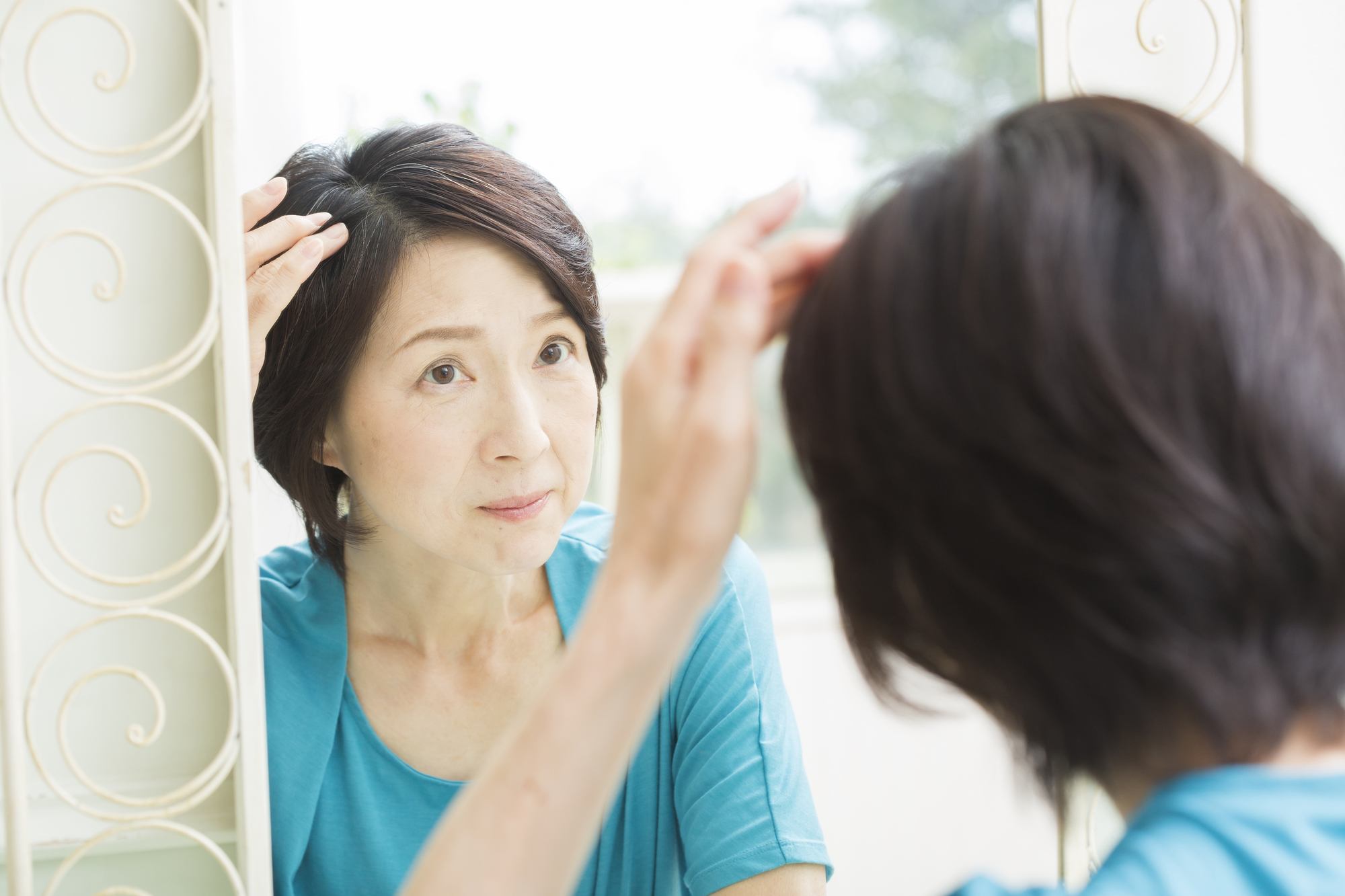 薄毛に悩む女性が覚えておきたい5つの脱毛症とその原因・対策
